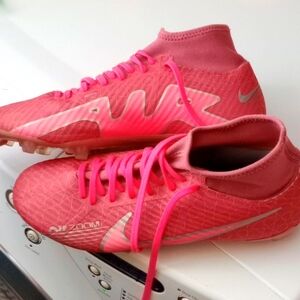 Nike Air Zoom cleats size 8 boys